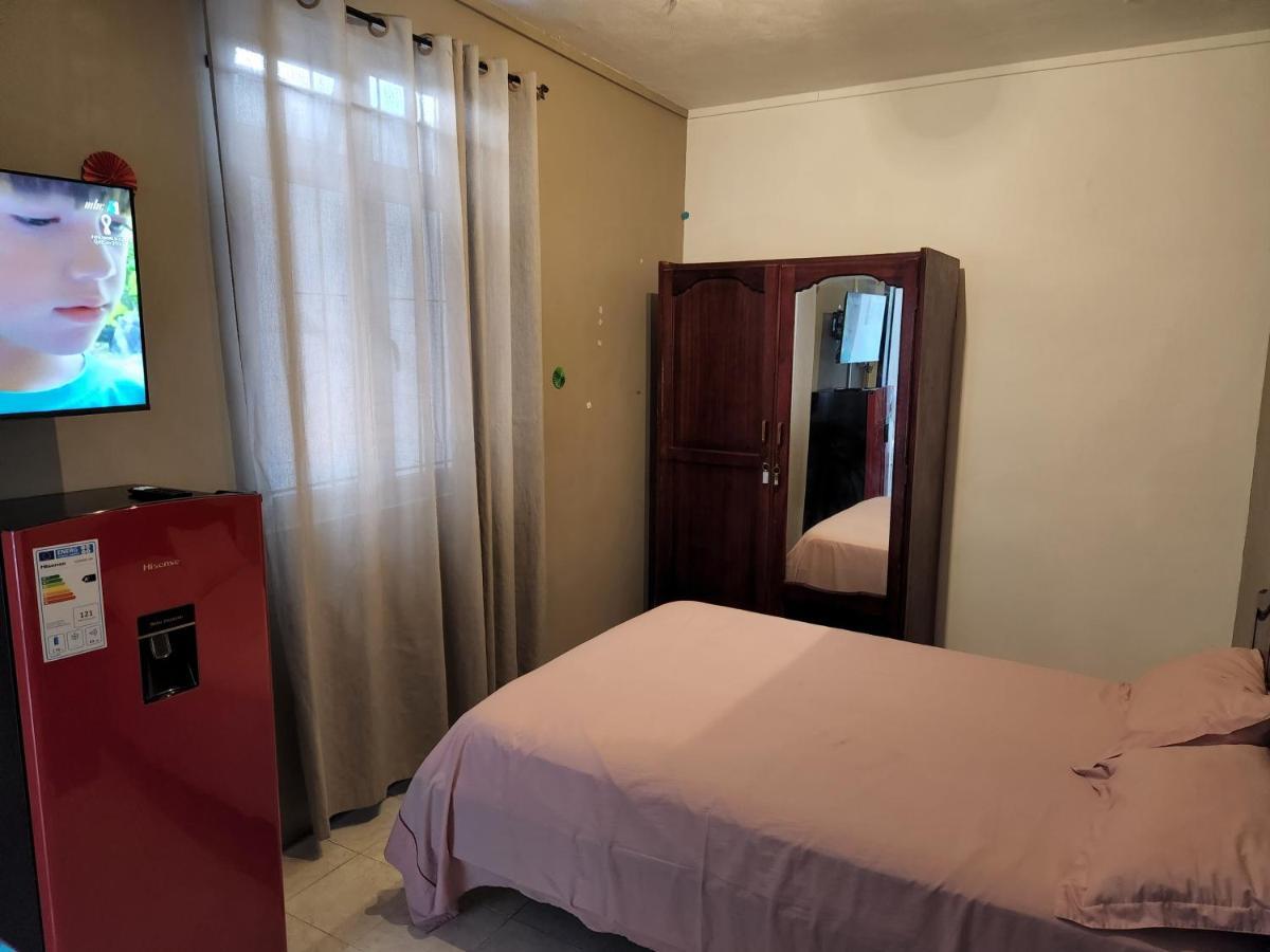 Backpackers Rental Room/Bathroom Only La Gaulette Buitenkant foto
